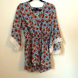 UK2LA Women’s Medium shorts jumper one piece floral with lace